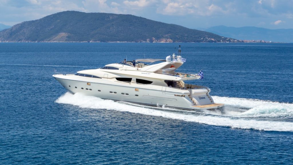 contact-yachts-divine_0023