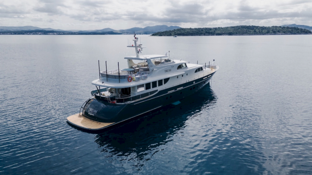 contact-yachts-dream_0016