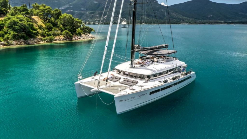 contact-yachts-duolife_0001