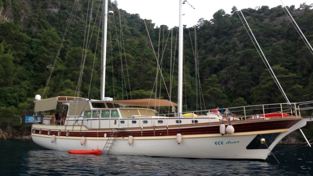 contact-yachts-ece-arina_0003