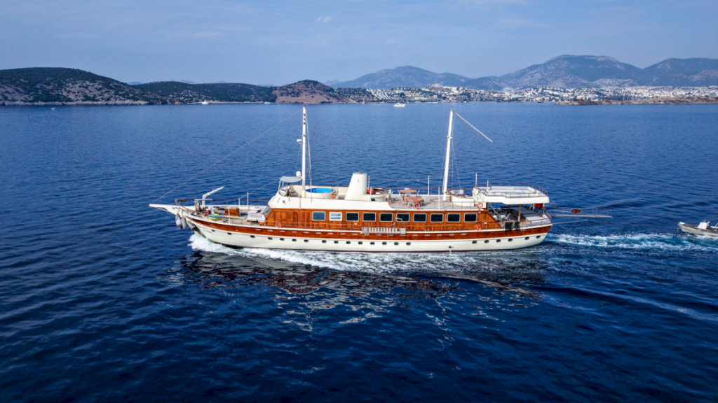 contact-yachts-elara-1_0034