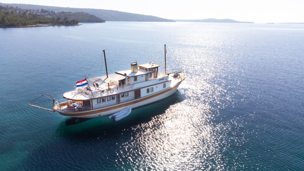 contact-yachts-gallant_0032