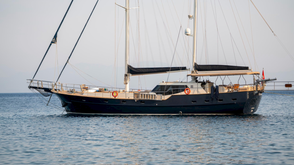 contact-yachts-gulmariam-2026-08-18-12-30-50