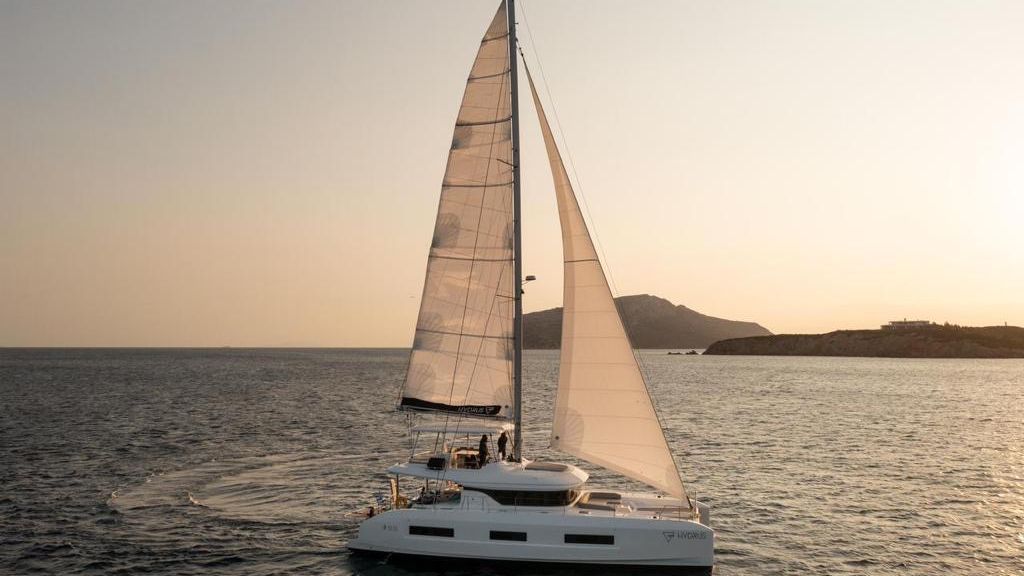 contact-yachts-hydrus_0009