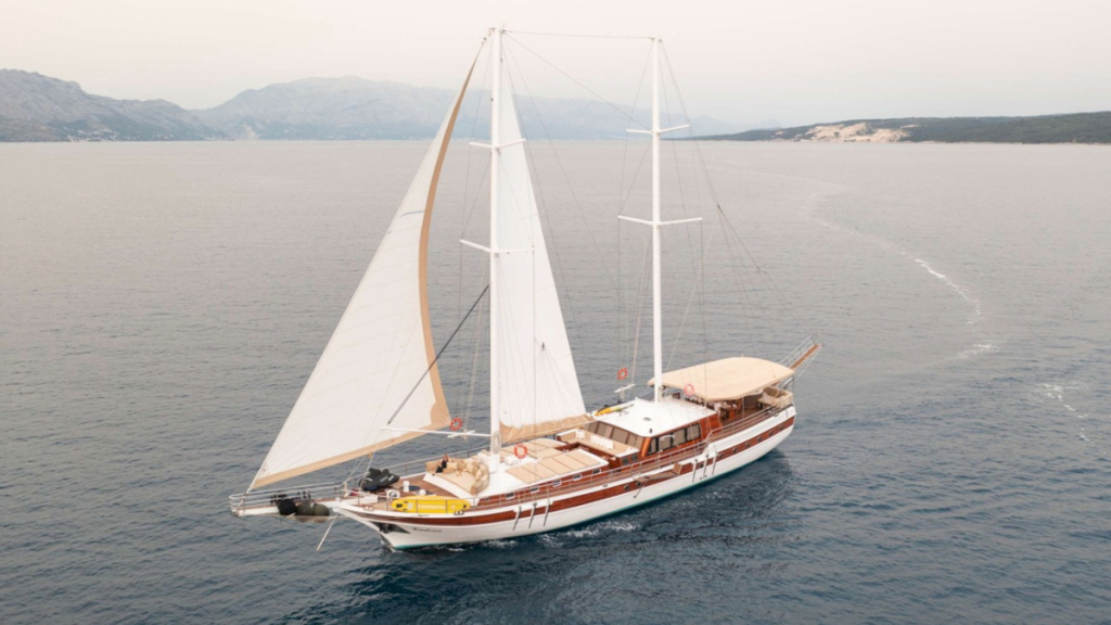 contact-yachts-kadena_0007