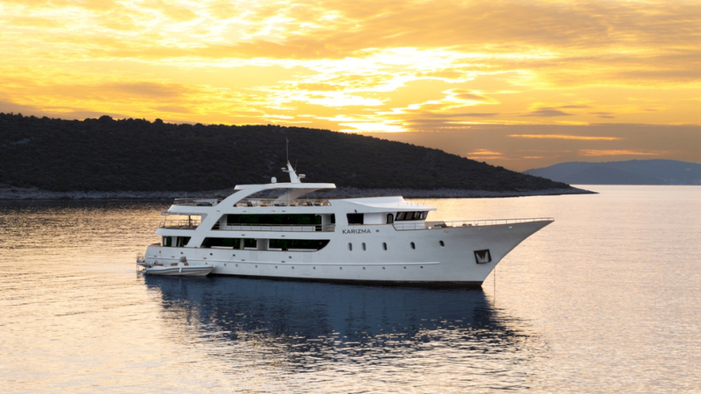 contact-yachts-karizma_0014