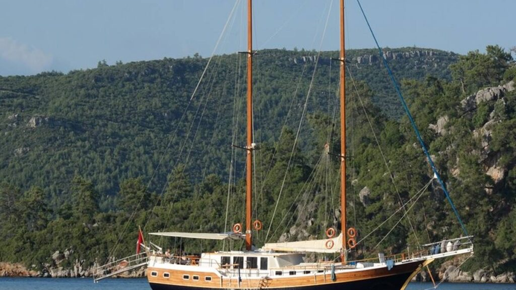 contact-yachts-la-reine_0008