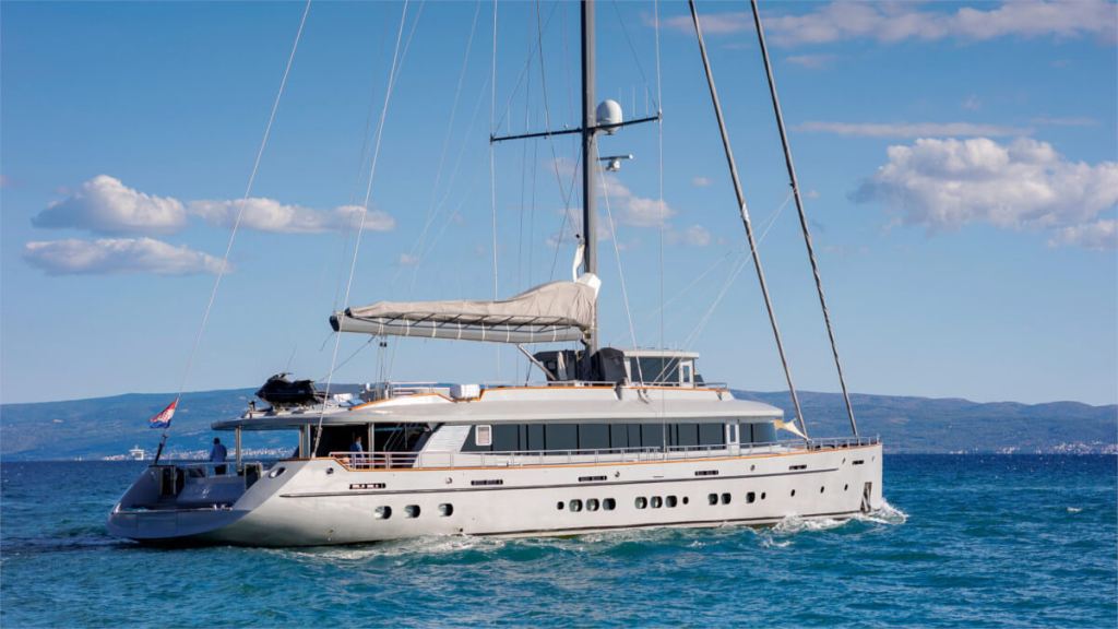 contact-yachts-life-is-good_0002