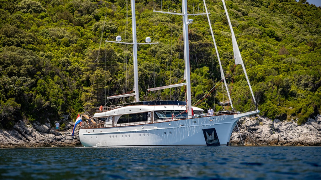 contact-yachts-love-story_0035