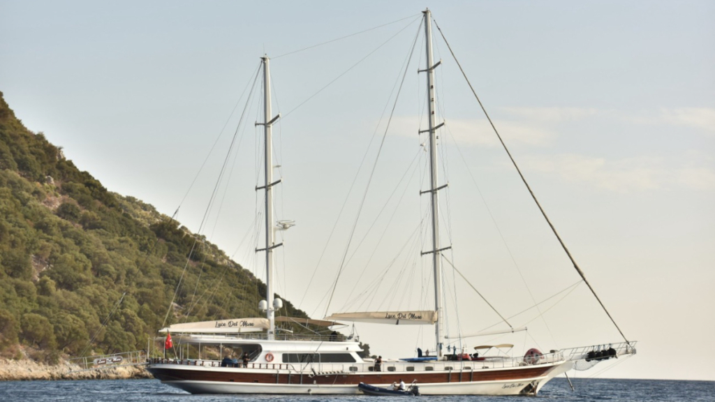 contact-yachts-luce-del-mare_0001