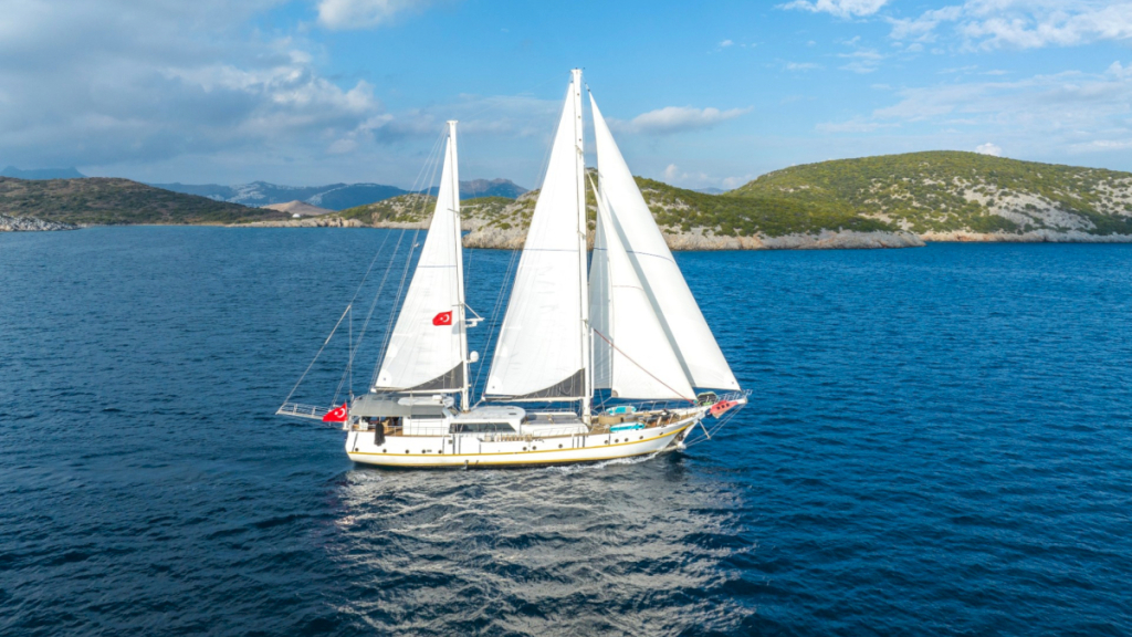 contact-yachts-lucky-you-2026-07-07-10-58-48