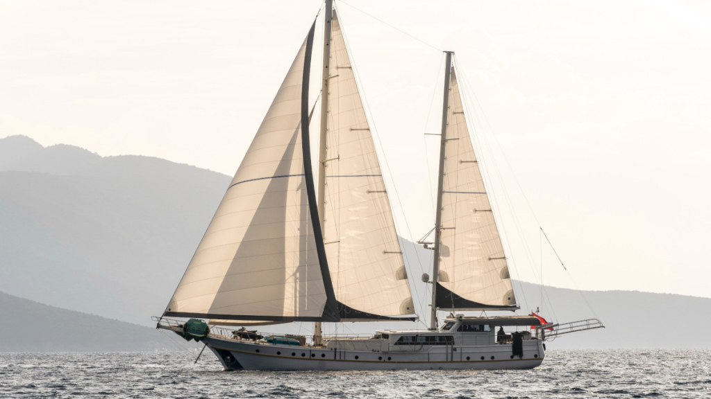 contact-yachts-lucky-you-2026-08-26-13-39-42