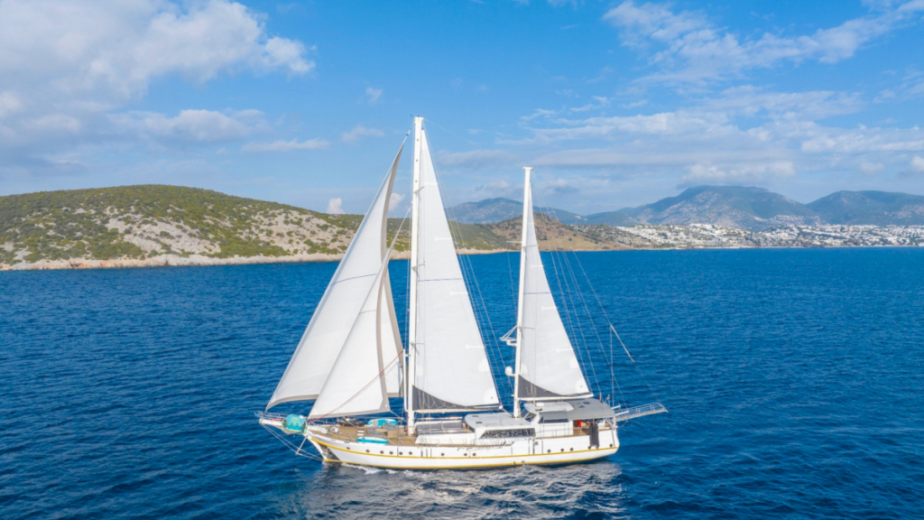 contact-yachts-lucky-you-2026-08-26-13-40-08