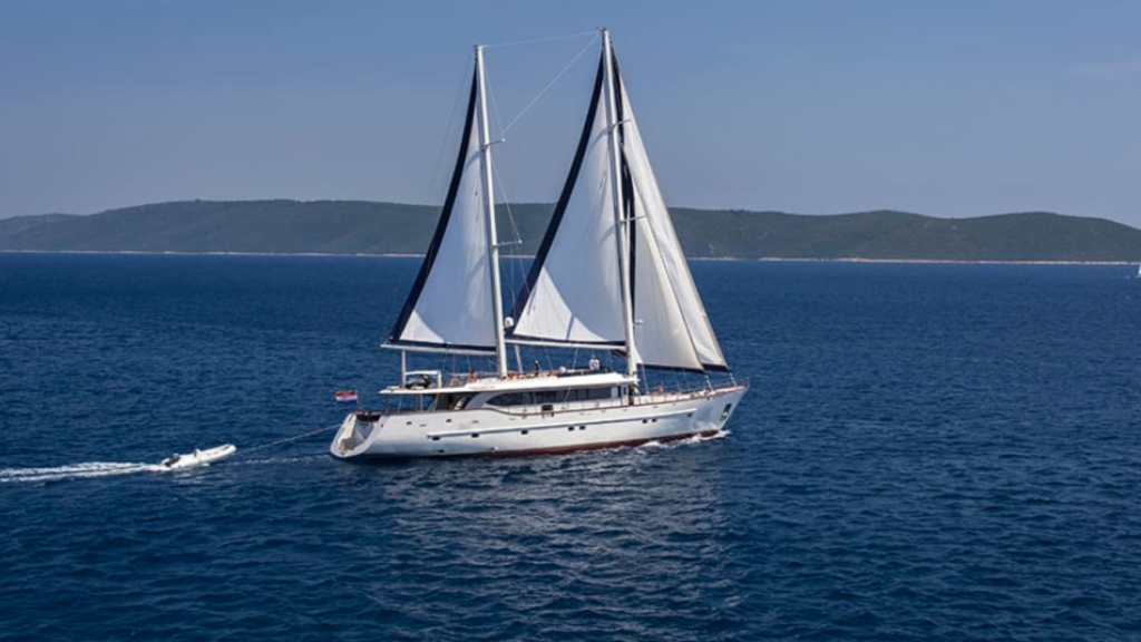 contact-yachts-navilux_0001