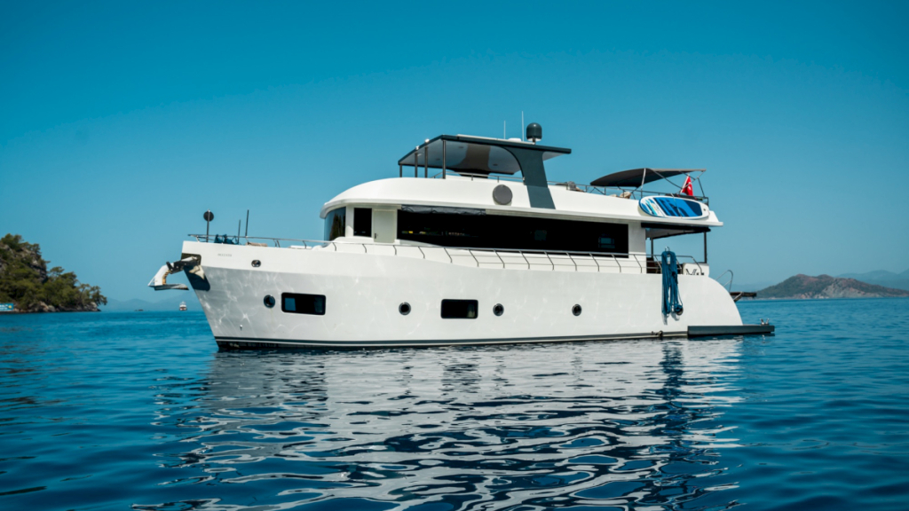 contact-yachts-oggusto_0003