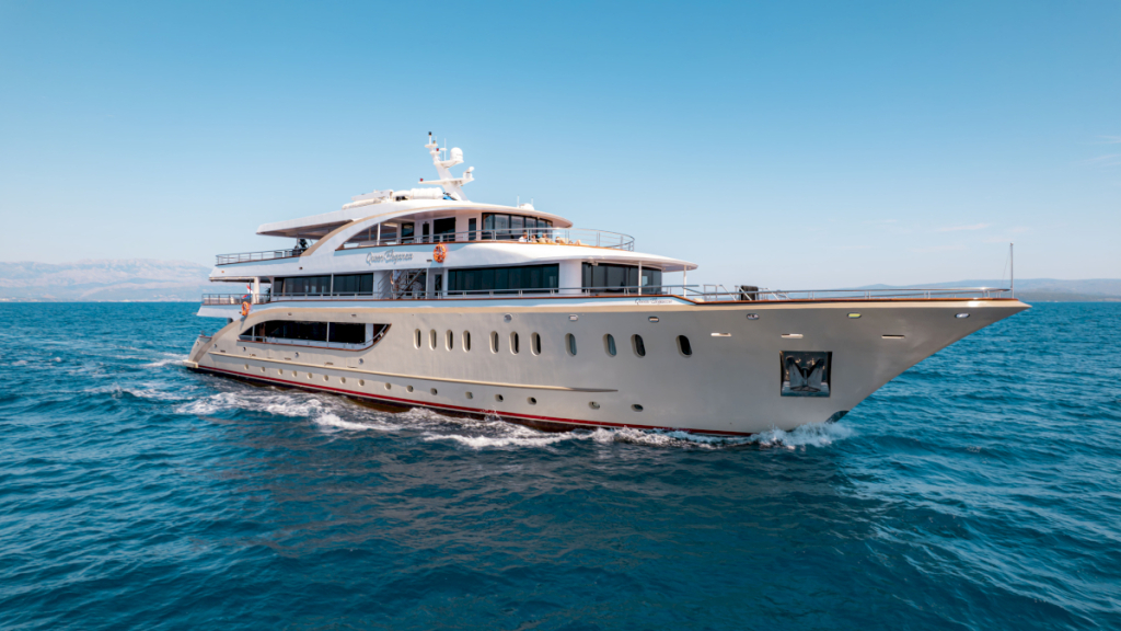 contact-yachts-queen-of-eleganza_0017