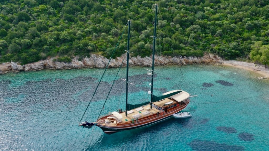 Yacht Charter Bodrum with Gulet ROS MARE | Yacht for 8 People in Turkey