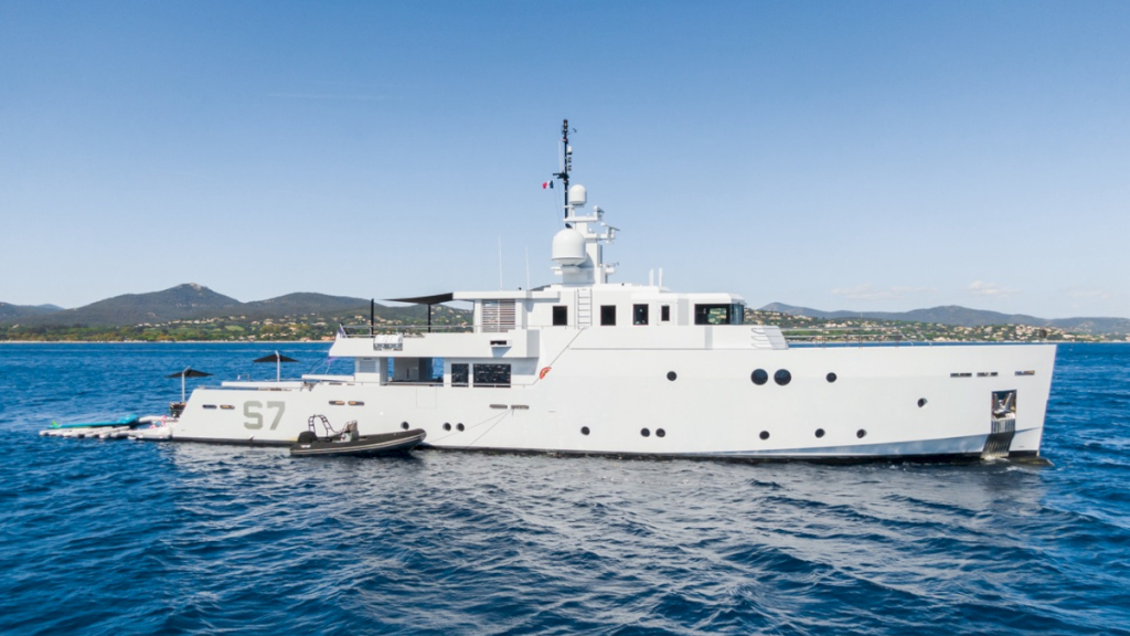 contact-yachts-s7_0023