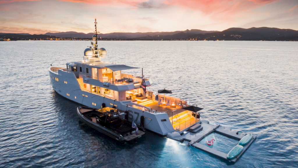 contact-yachts-s7_0030