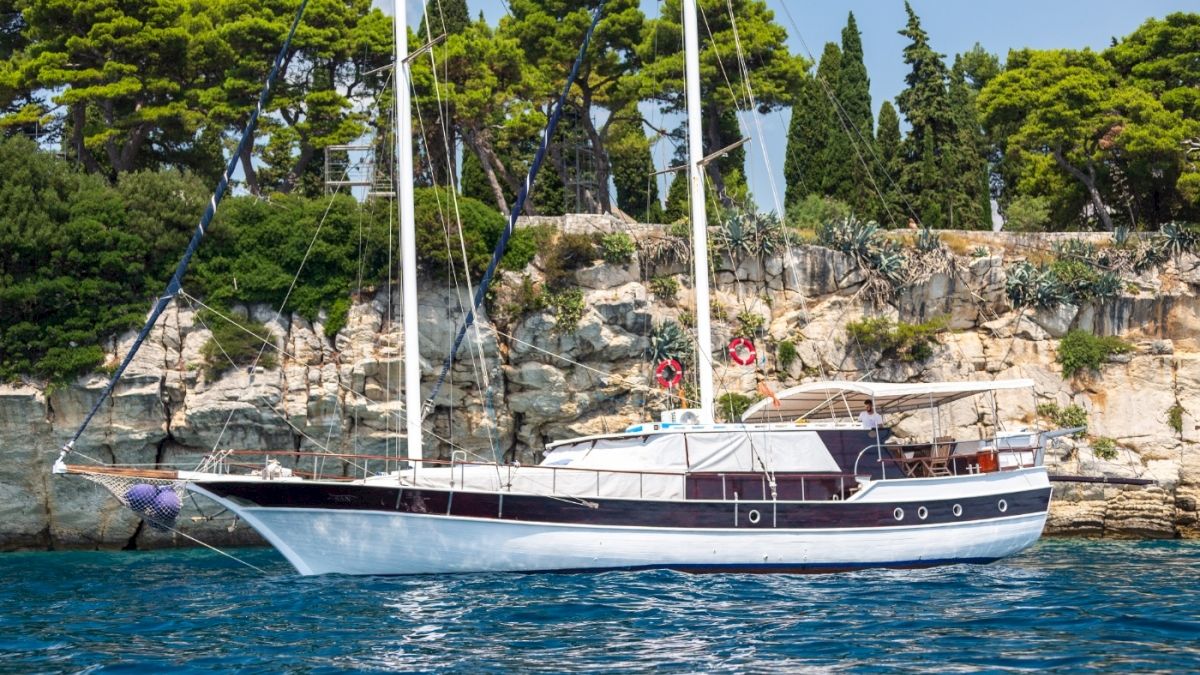 croatia yacht for hire