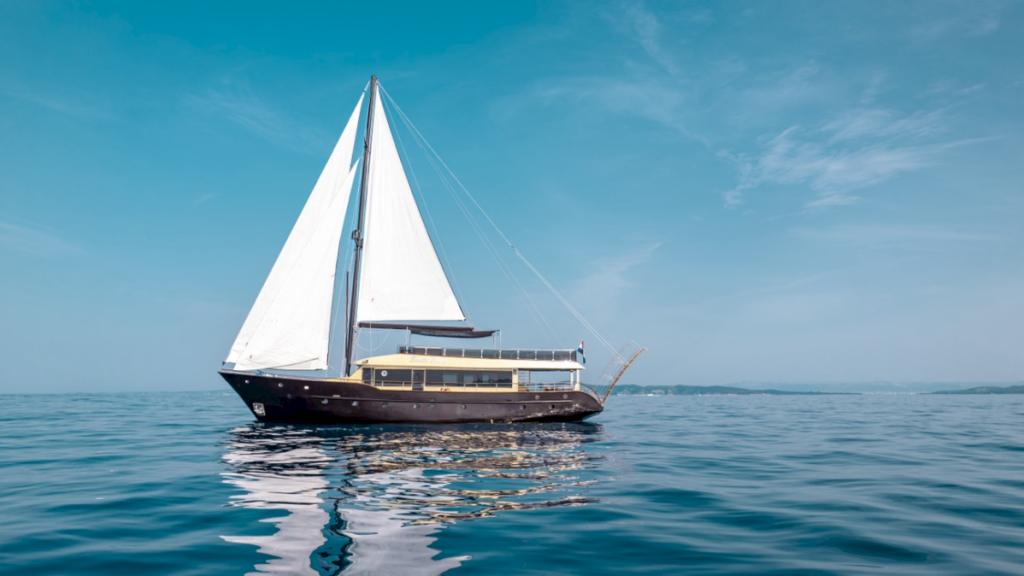 contact-yachts-santa-clara_0005