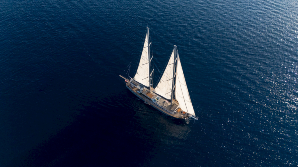 contact-yachts-silvermoon_0032