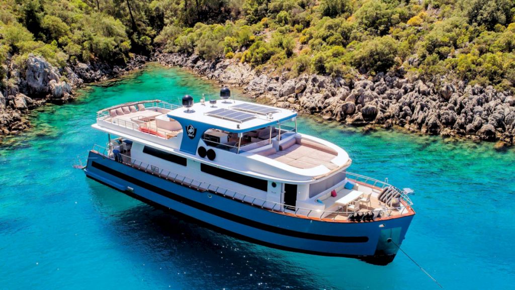 contact-yachts-simay-s_0001