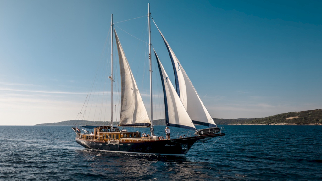 contact-yachts-smart-spirit_0001