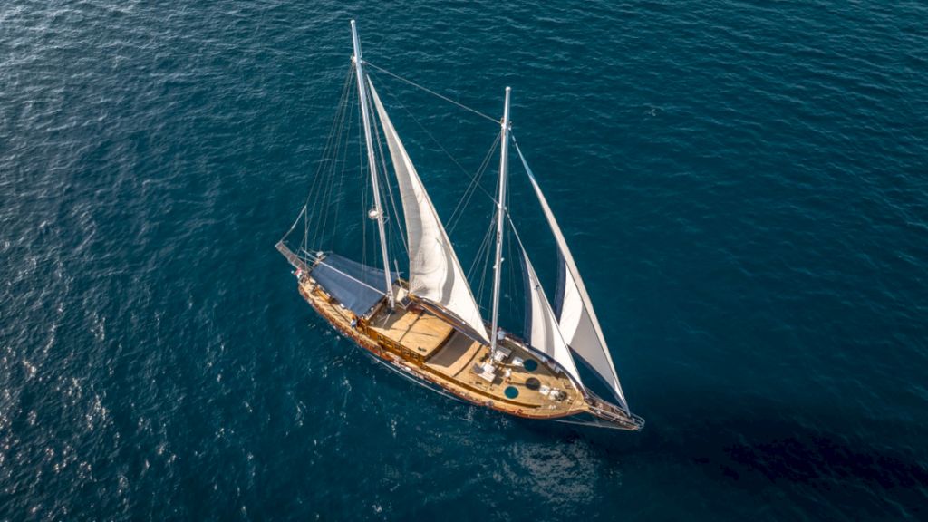 contact-yachts-smart-spirit_0011