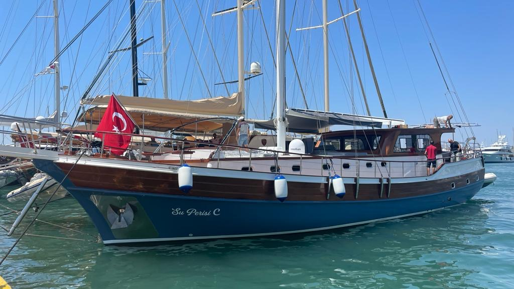 contact-yachts-su-perisi-c_0001