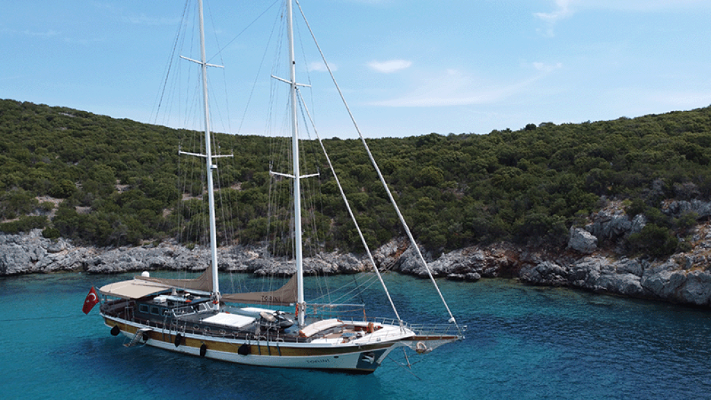 contact-yachts-torini_0006