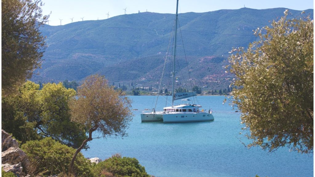 contact-yachts-twin-pride_0010