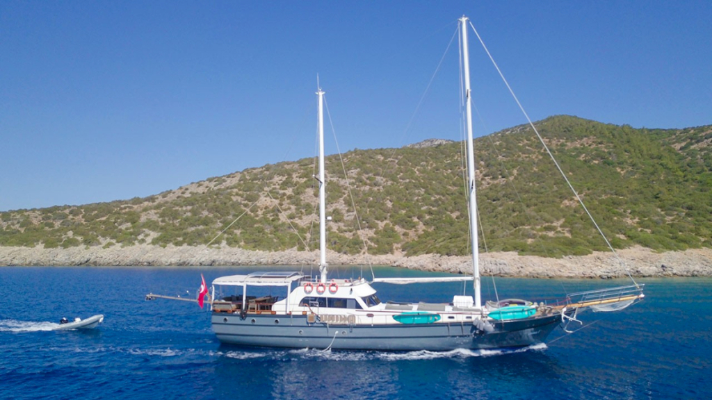 contact-yachts-vamos-1_0003