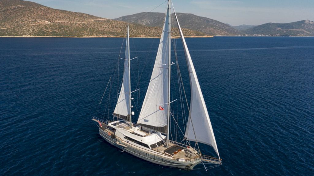 contact-yachts-virtuoso_0029