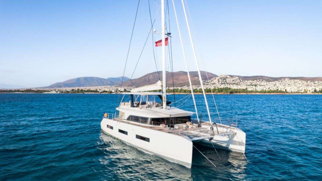 contact-yachts-white-caps_0007