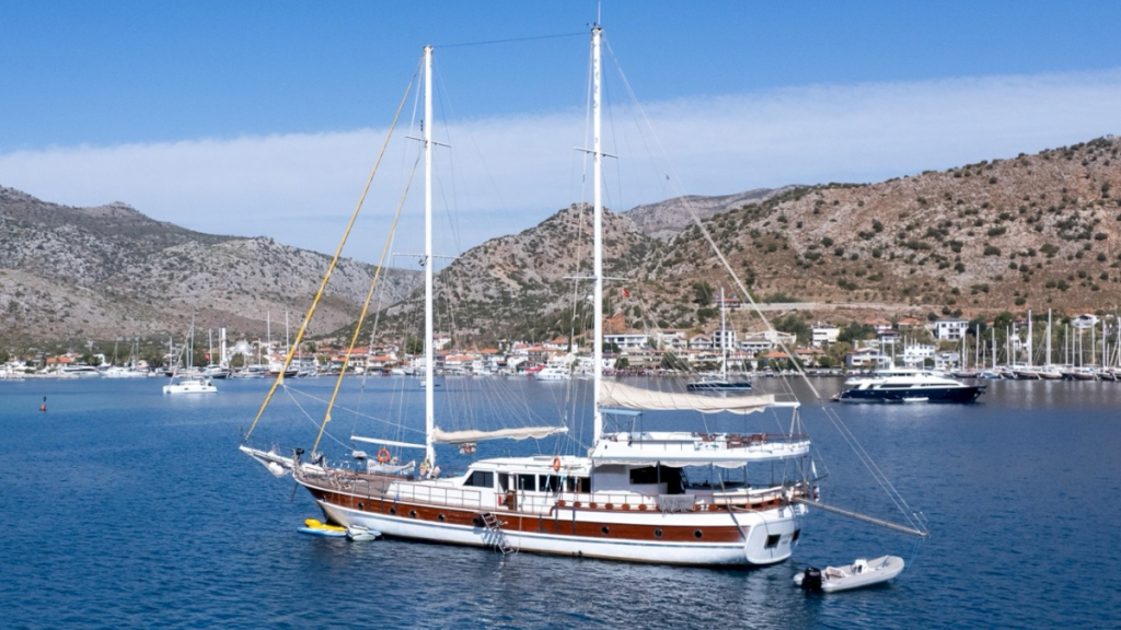 contact-yachts-white-swan_0030