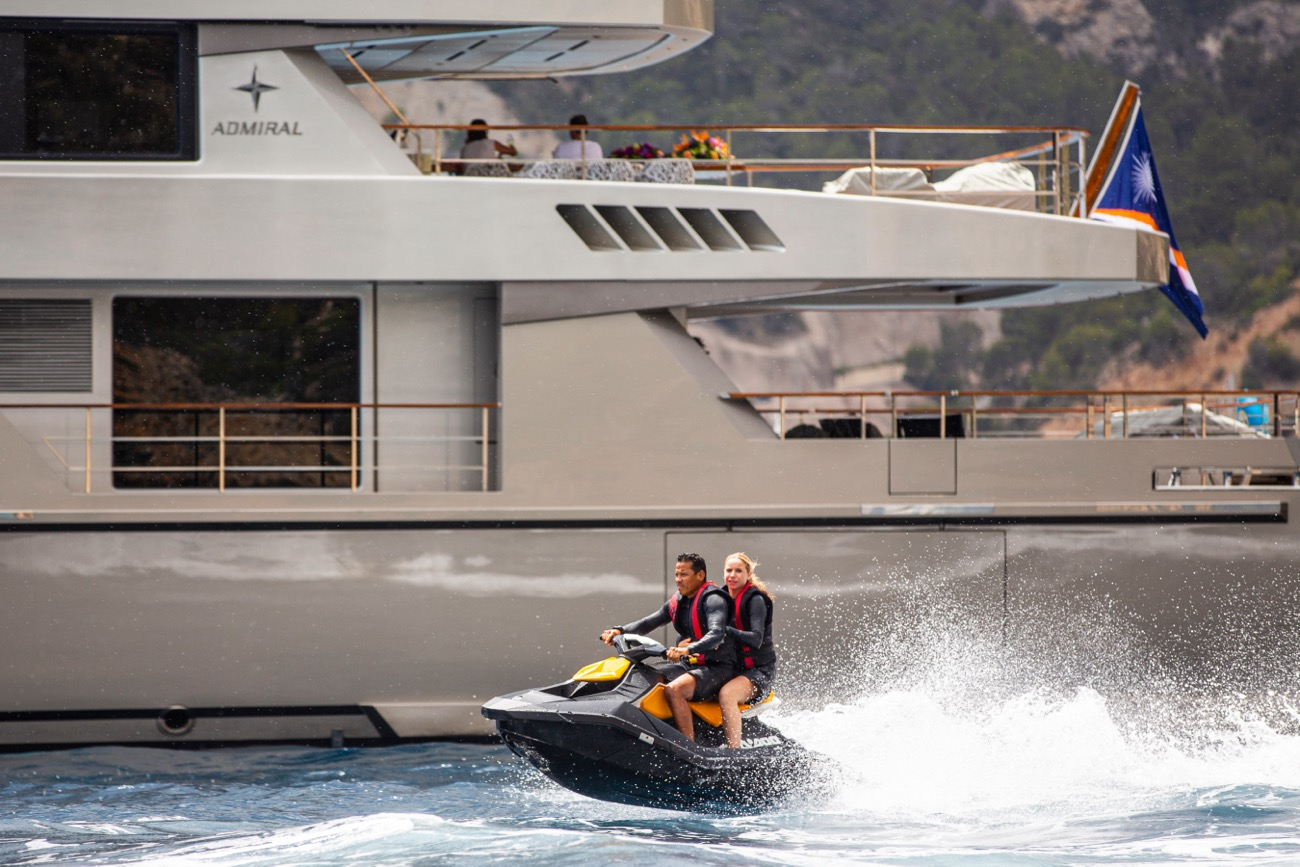 luxury_yacht_charter_water_sports_and_workout