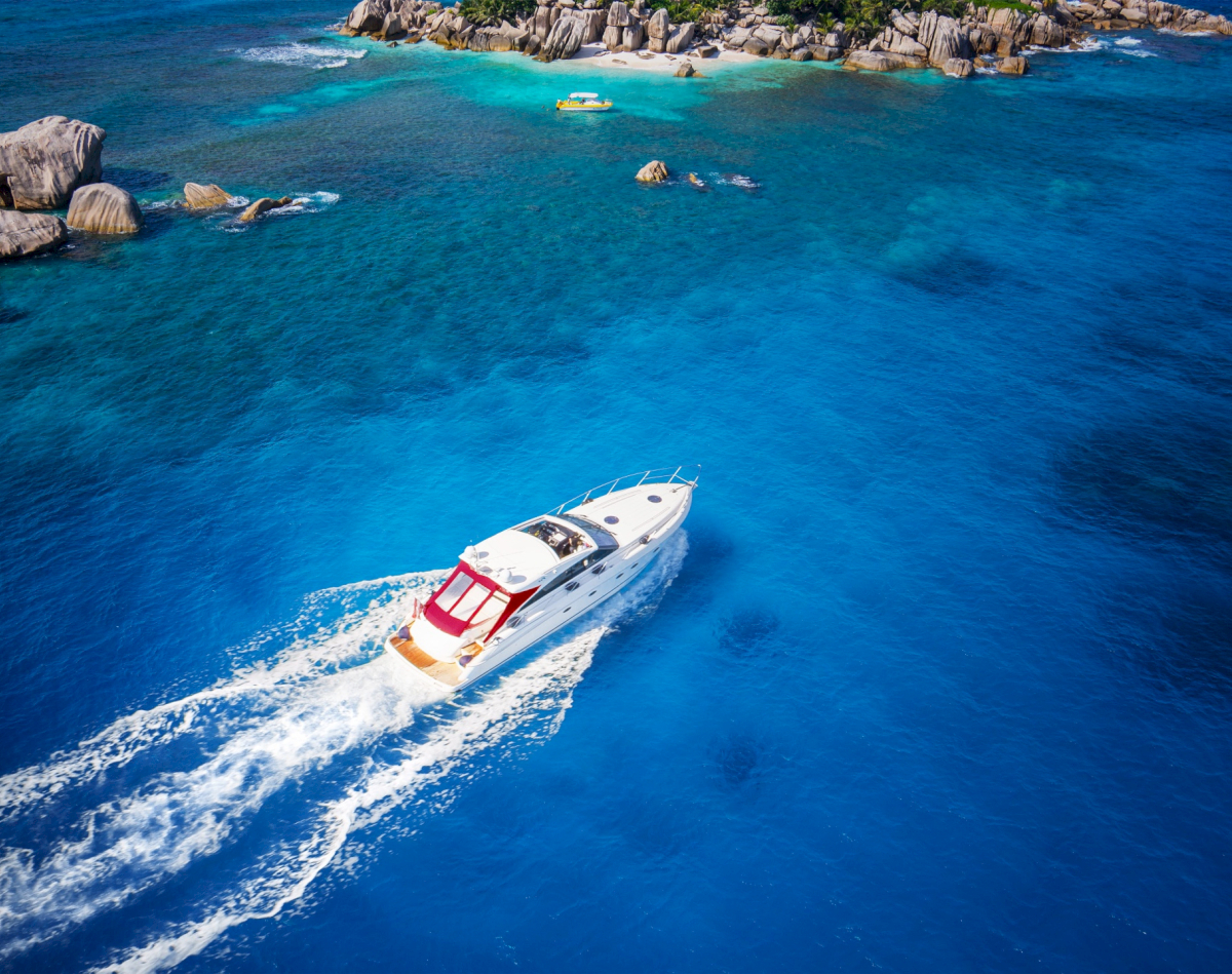 rent_a_yacht_in_seychelles