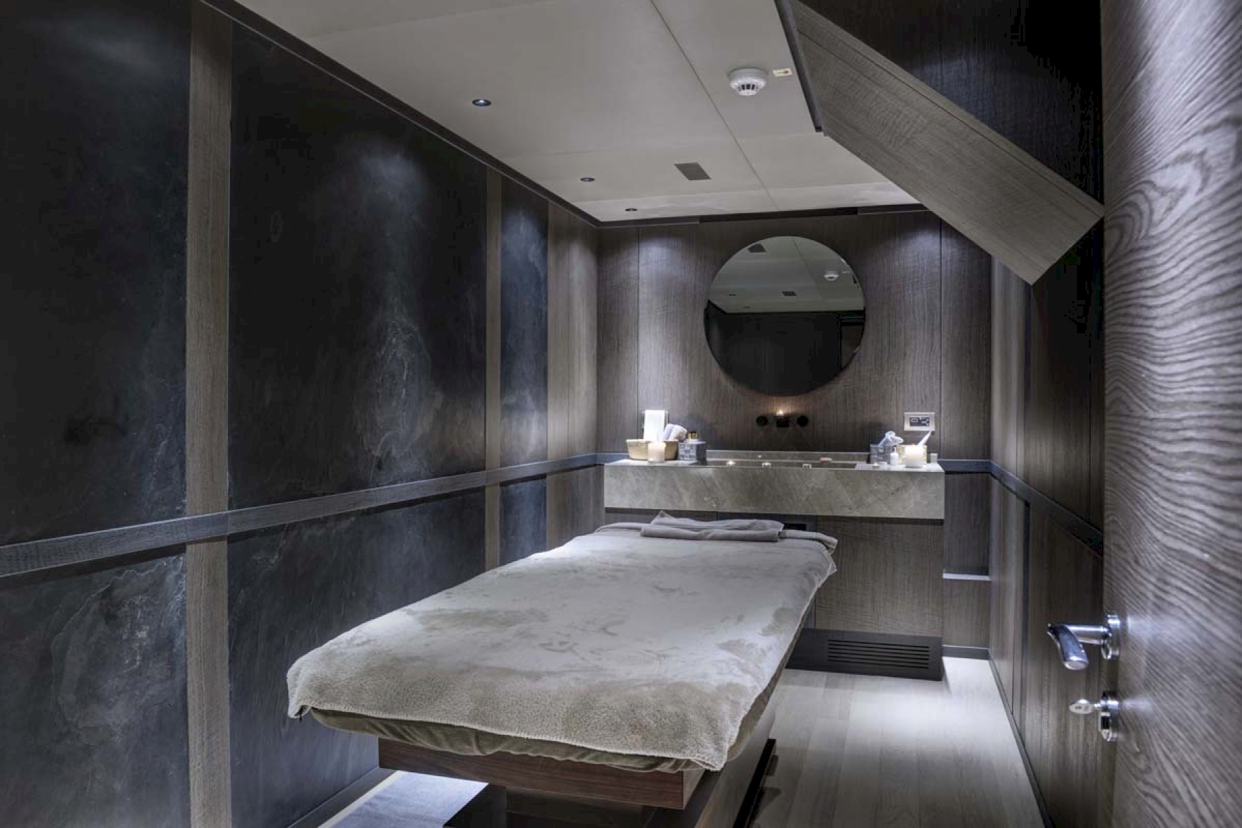 wellness_experiences_on_luxury_yacht_charters