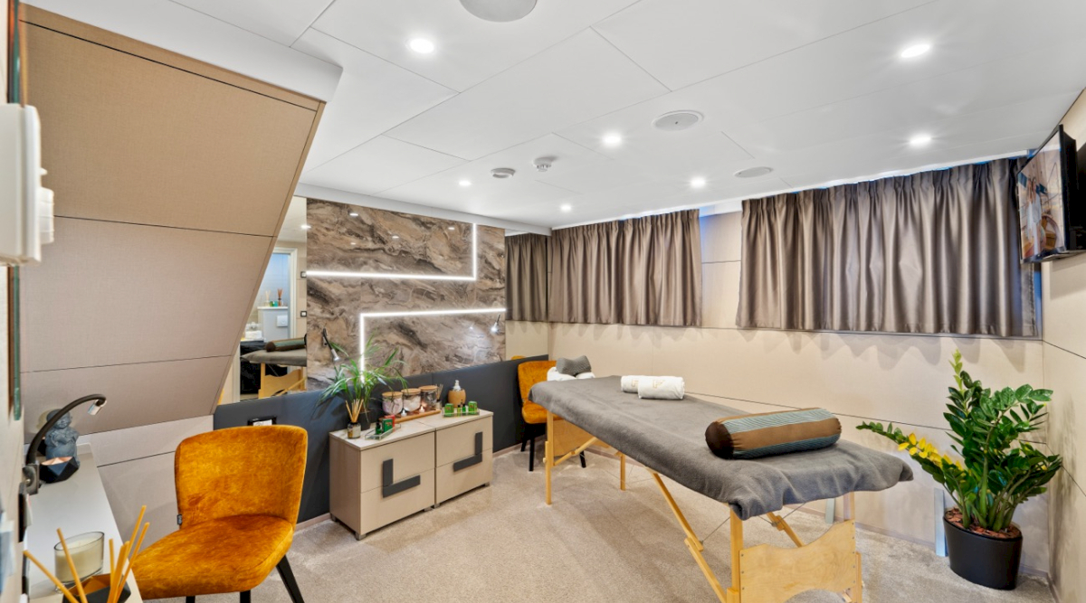 yacht_charters_are_perfect_for_wellness_travel