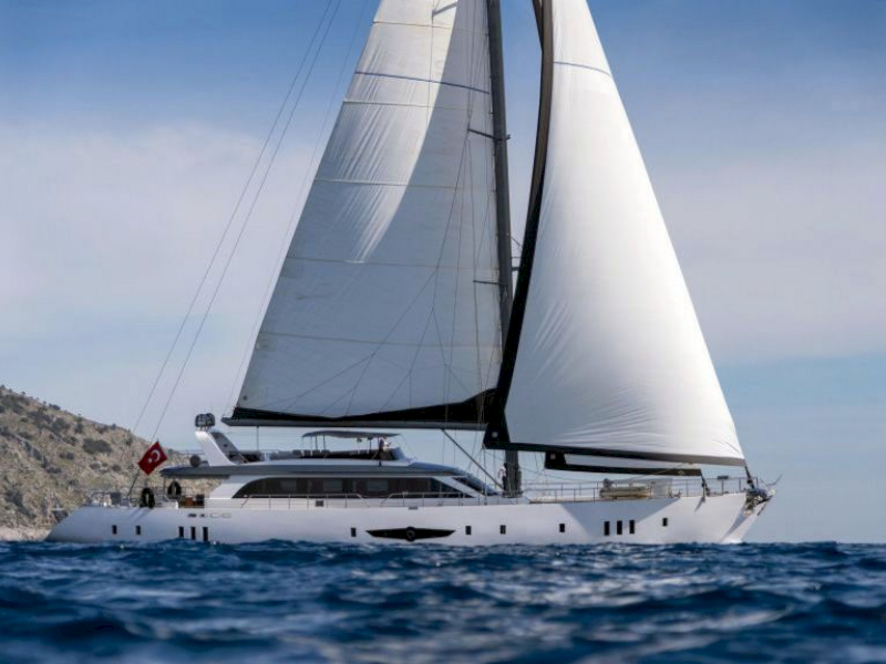 contact-yachts-son-of-wind_0007