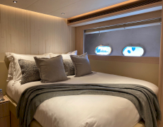 contact-yachts-ferretti-881_0001