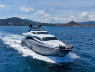 contact-yachts-ferretti-881_0008