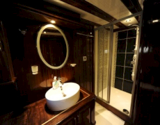 contact-yachts-dear-lila_0001