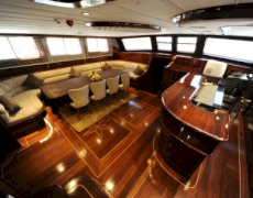 contact-yachts-dear-lila_0010