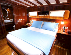 contact-yachts-dear-lila_0012