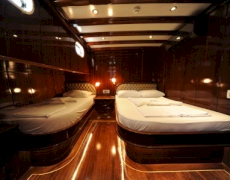 contact-yachts-dear-lila_0012