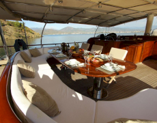 contact-yachts-dear-lila_0017