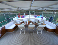 contact-yachts-dear-lila_0018