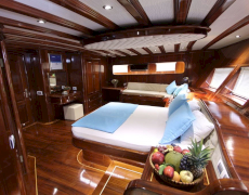 contact-yachts-dear-lila_0021